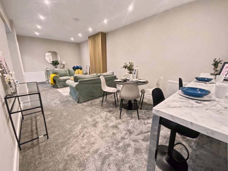 View Full Details for Reynolds Road, Chiswick