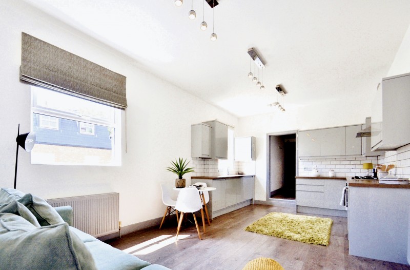 View Full Details for Reynolds Road, Chiswick