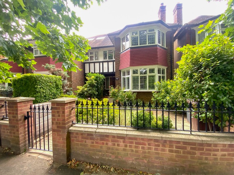 View Full Details for Barrowgate Road, Chiswick